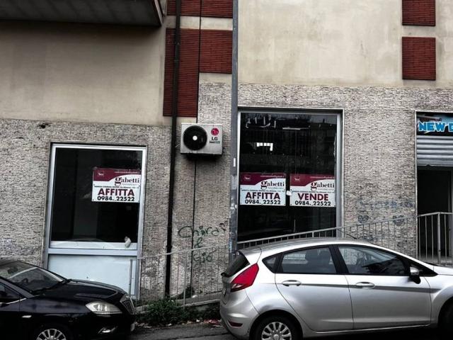 Locale Commerciale in vendita a Popilia, Calabria