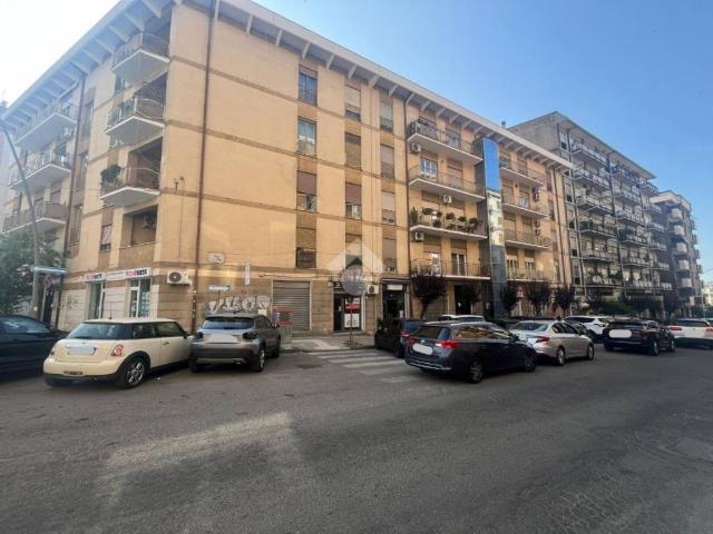 Locale Commerciale in vendita a Popilia, Calabria
