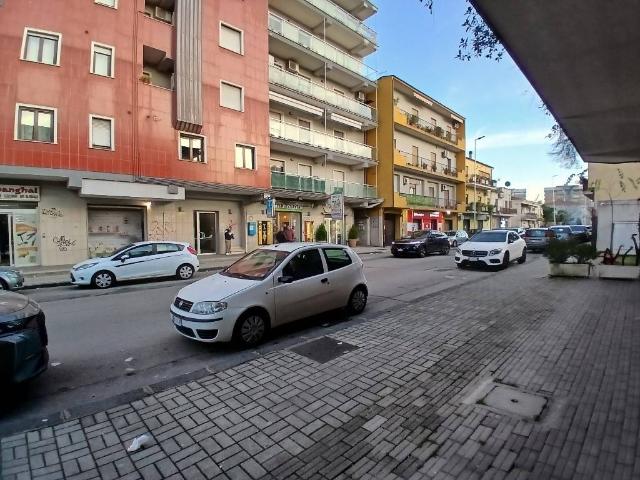 Locale Commerciale in vendita a Popilia, Calabria