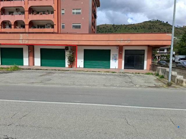 Locale Commerciale in vendita a Casali di Cosenza, Calabria