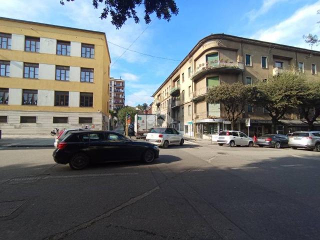 Locale Commerciale in vendita a Popilia, Calabria