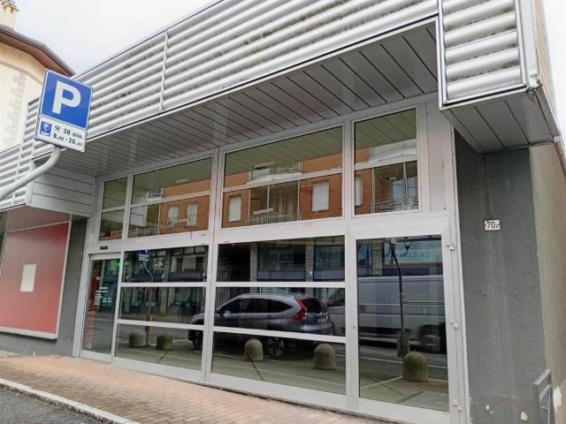 Locale Commerciale in vendita a Polle, Piemonte