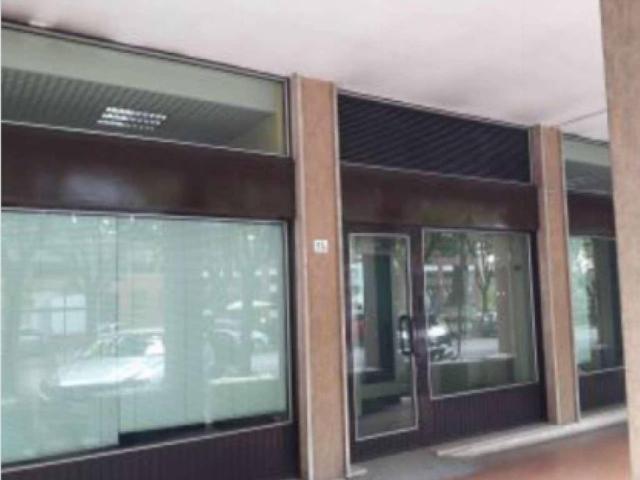 Locale Commerciale in vendita a Piemonte, Biella