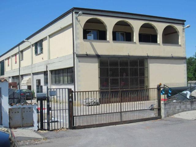 Locale Commerciale in vendita a Costa De' Nobili, Lombardia
