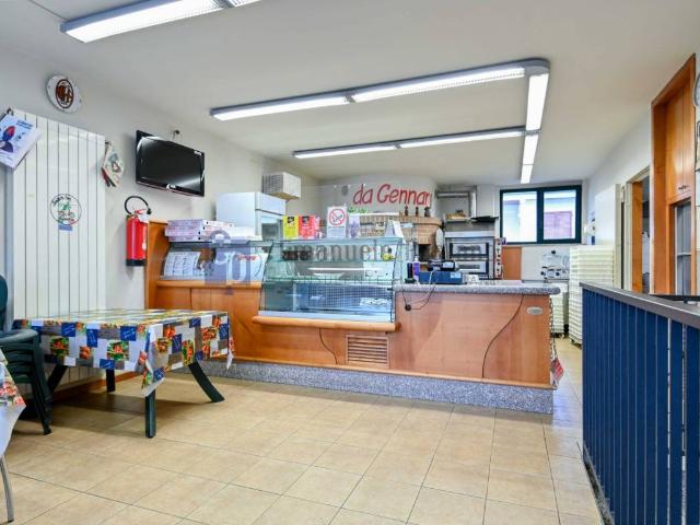 Locale Commerciale in vendita a Costa Di Mezzate, Lombardia