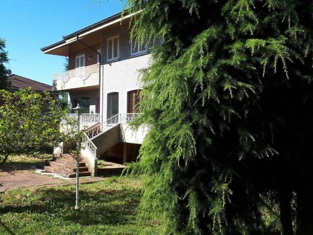 Locale Commerciale in vendita a Piemonte, Asti