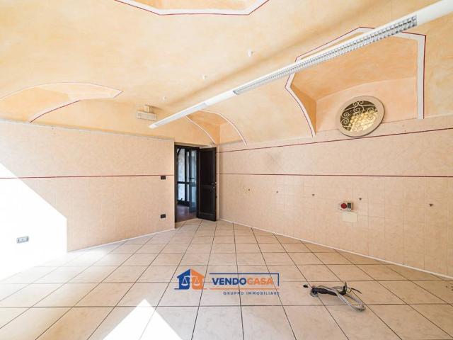 Locale Commerciale in vendita a Piemonte, Cuneo