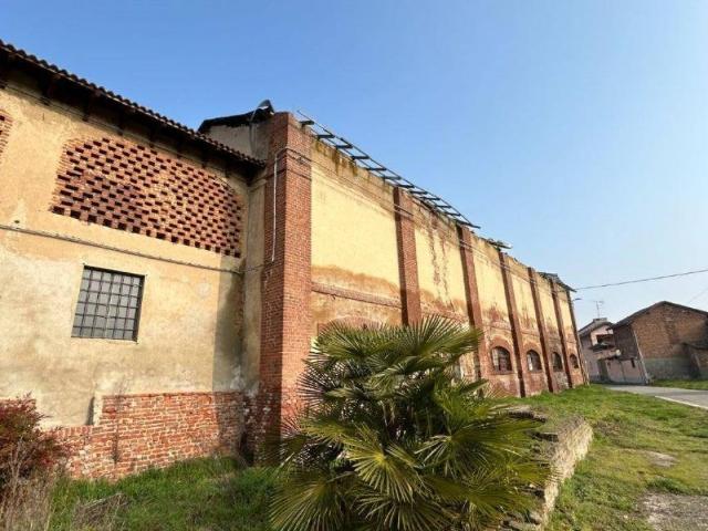 Locale Commerciale in vendita a Cozzo, Lombardia