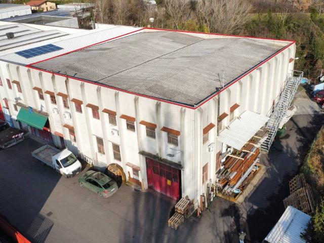 Locale Commerciale in vendita a Credaro, Lombardia
