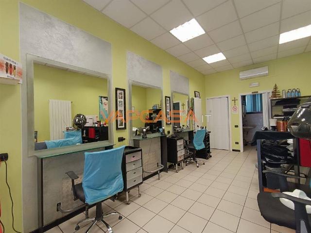 Locale Commerciale in vendita a Credaro, Lombardia
