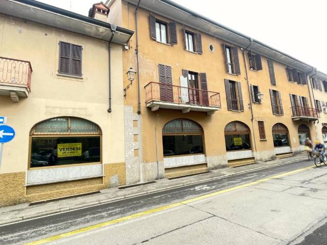 Locale Commerciale in vendita a Crema Nuova, Crema