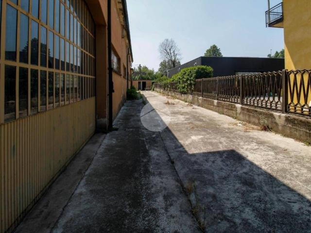 Locale Commerciale in vendita a Crema, Lombardia