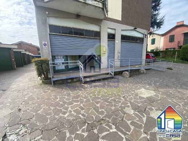 Locale Commerciale in vendita a Crema, Lombardia