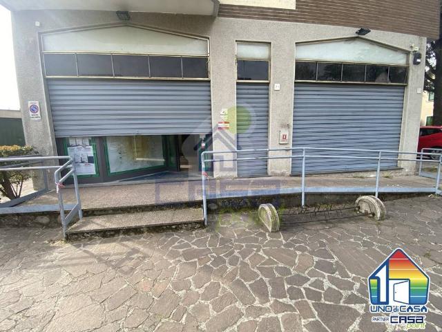 Locale Commerciale in vendita a Crema, Lombardia