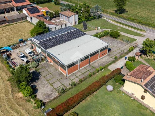 Locale Commerciale in vendita a Le Villette, Crema