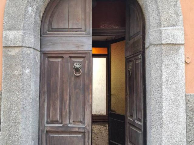 Locale Commerciale in vendita a Le Villette, Crema