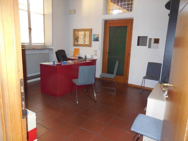 Locale Commerciale in vendita a Le Villette, Crema