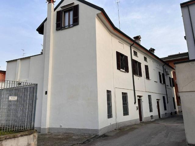 Locale Commerciale in vendita a Cremona, Lombardia