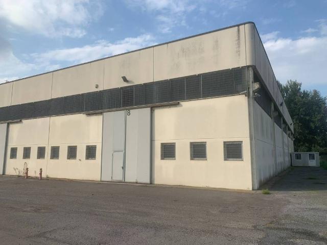 Locale Commerciale in vendita a Cremona, Lombardia