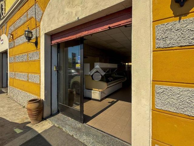 Locale Commerciale in vendita a San Felice, Cremona