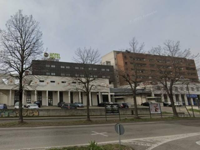 Locale Commerciale in vendita a Zaist, Cremona