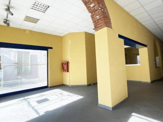 Locale Commerciale in vendita a Vecchia Dogana, Cremona