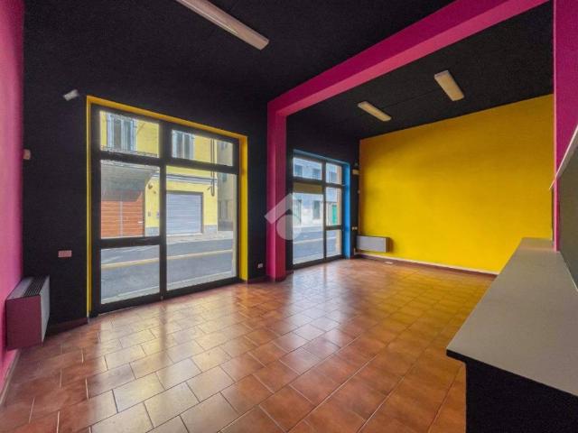 Locale Commerciale in vendita a Cremona, Lombardia