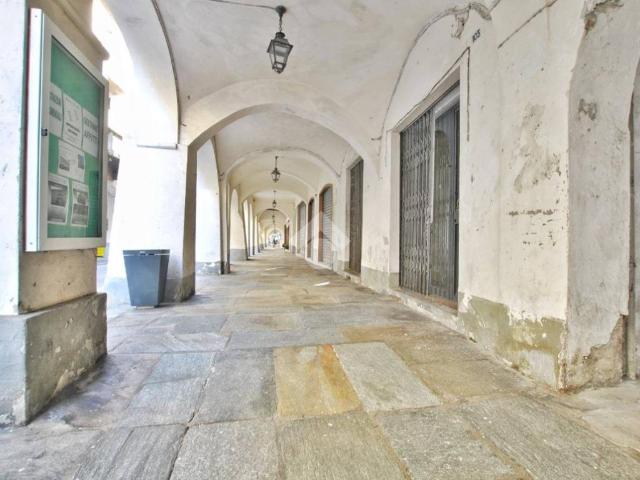 Locale Commerciale in vendita a Piemonte, Vercelli