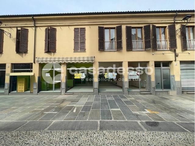 Locale Commerciale in vendita a Piemonte, Vercelli
