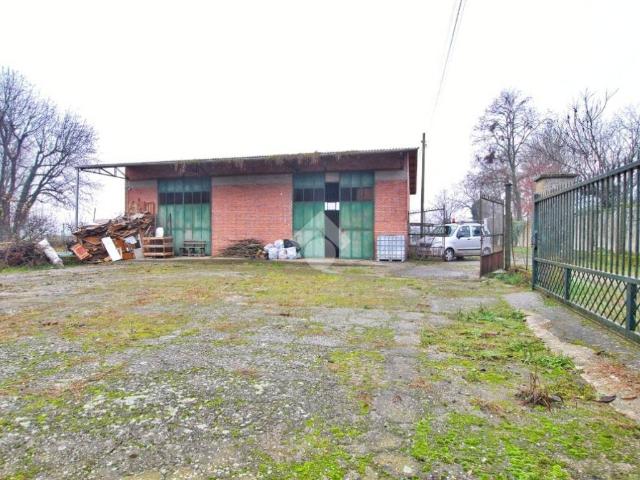 Locale Commerciale in vendita a San Silvestro, Piemonte
