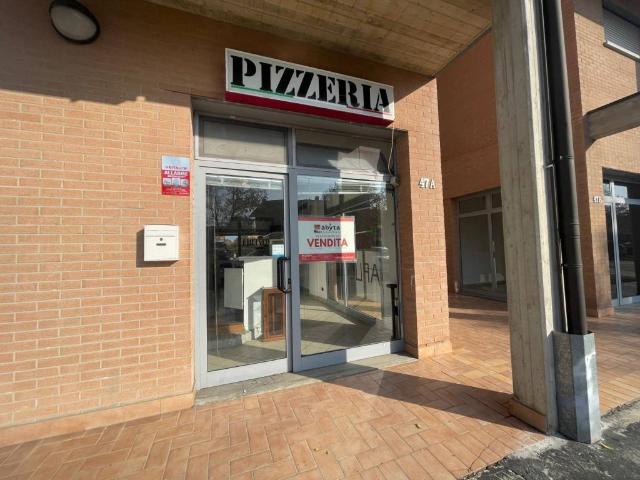 Locale Commerciale in vendita a Unione Terre d'Acqua, Crevalcore