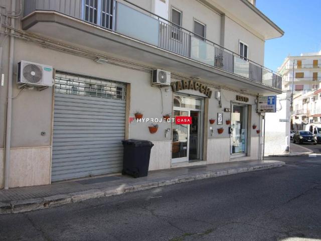 Locale Commerciale in vendita a Puglia, Taranto