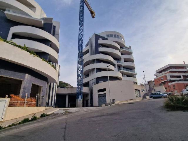 Locale Commerciale in vendita a Parco Carrara, Calabria