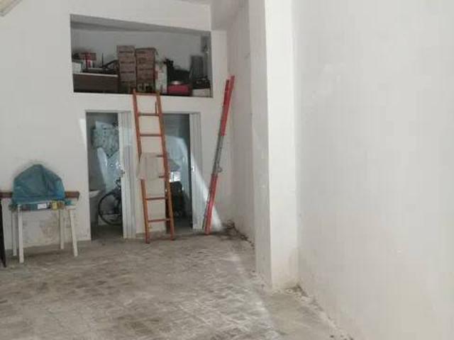 Locale Commerciale in vendita a Calabria, Crotone