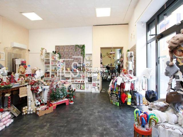 Locale Commerciale in vendita a Cuggiono, Lombardia