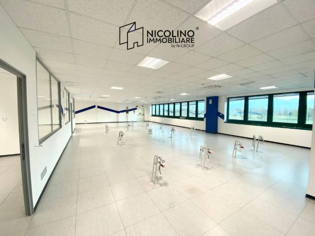 Locale Commerciale in vendita a Piemonte, Cuneo