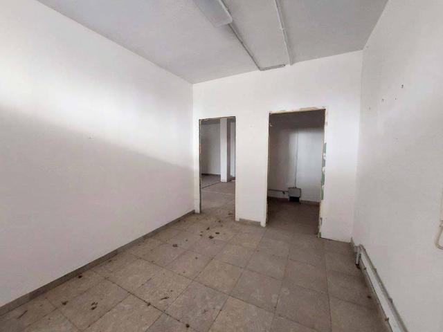 Locale Commerciale in vendita a Piemonte, Cuneo