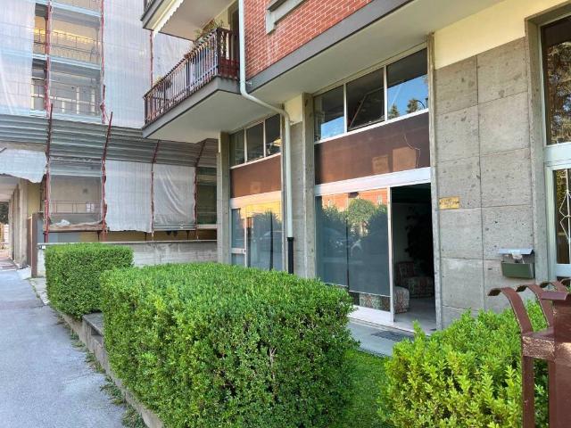 Locale Commerciale in vendita a Piemonte, Cuneo