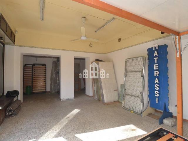 Locale Commerciale in vendita a Bandone, Piemonte