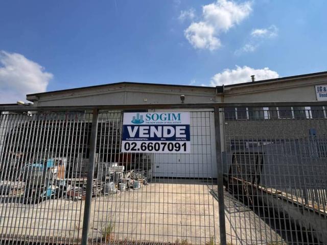 Locale Commerciale in vendita a Cura Carpignano, Lombardia