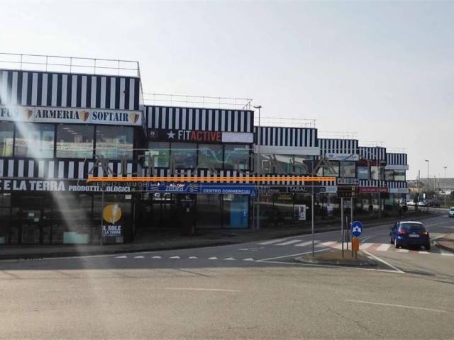 Locale Commerciale in vendita a Curno, Lombardia
