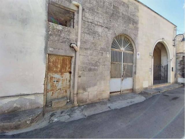 Locale Commerciale in vendita a Puglia, Lecce