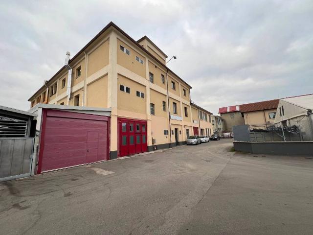 Locale Commerciale in vendita a Zona Omogenea Milano Nord, Cusano Milanino