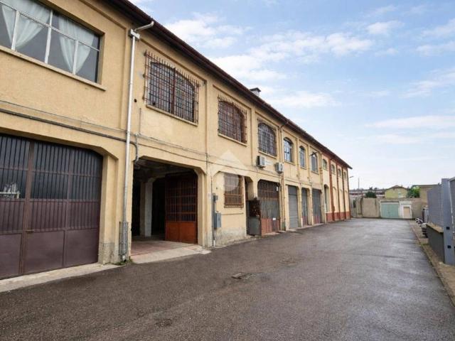 Locale Commerciale in vendita a Zona Omogenea Milano Nord, Cusano Milanino