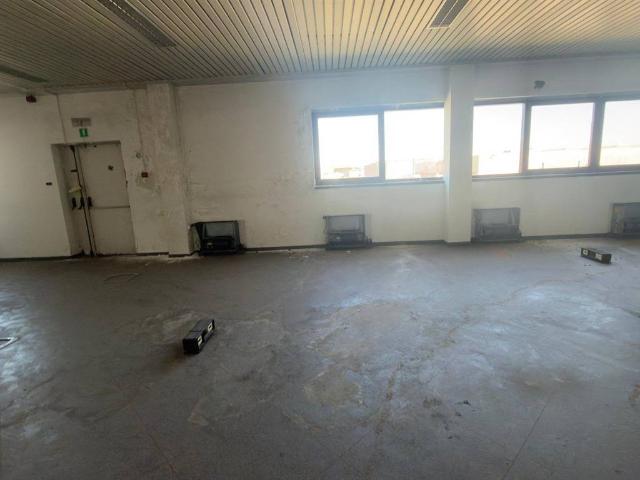 Locale Commerciale in vendita a Zona Omogenea Milano Nord, Cusano Milanino