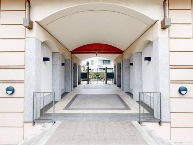 Locale Commerciale in vendita a Zona Omogenea Milano Nord, Cusano Milanino