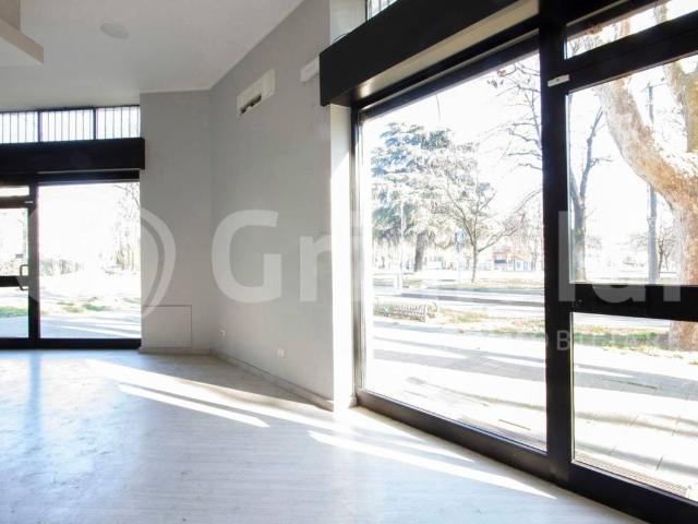 Locale Commerciale in vendita a Zona Omogenea Milano Nord, Cinisello Balsamo