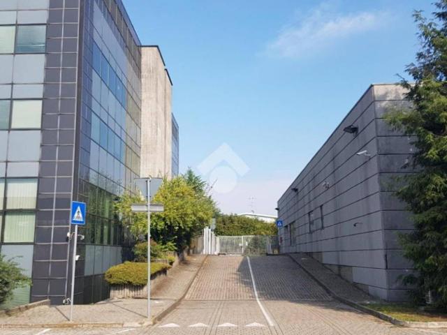 Locale Commerciale in vendita a Zona Omogenea Milano Nord, Cusano Milanino