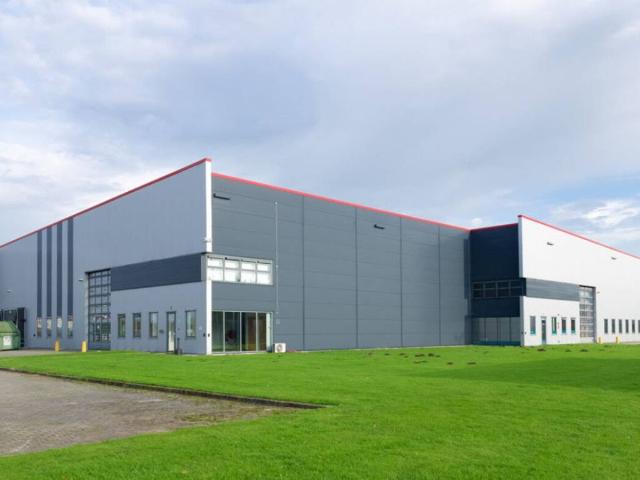Locale Commerciale in vendita a Dalmine, Lombardia
