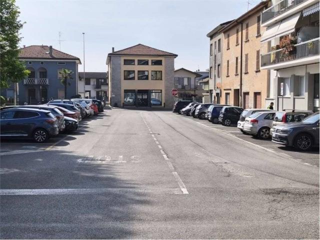 Locale Commerciale in vendita a Sforzatica, Dalmine
